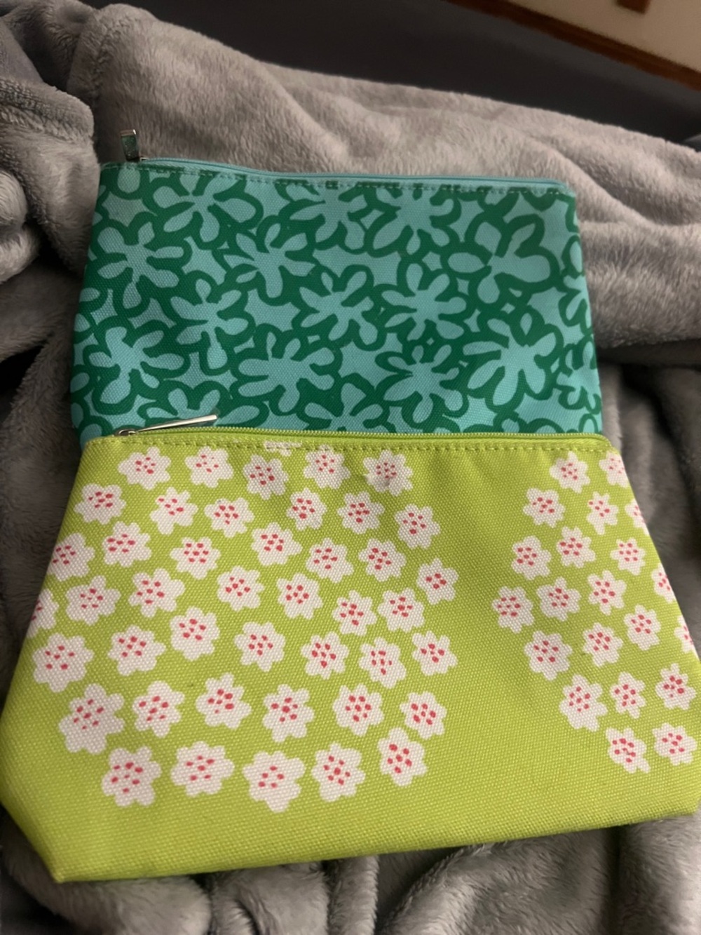 Marimekko for Clinique 2 Colorful Cosmetic Bags, bonus mirror, new without tags - Picture 3 of 11